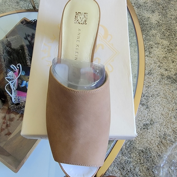 Anne Klein, model Akcarena color natural 9M - Picture 2 of 3